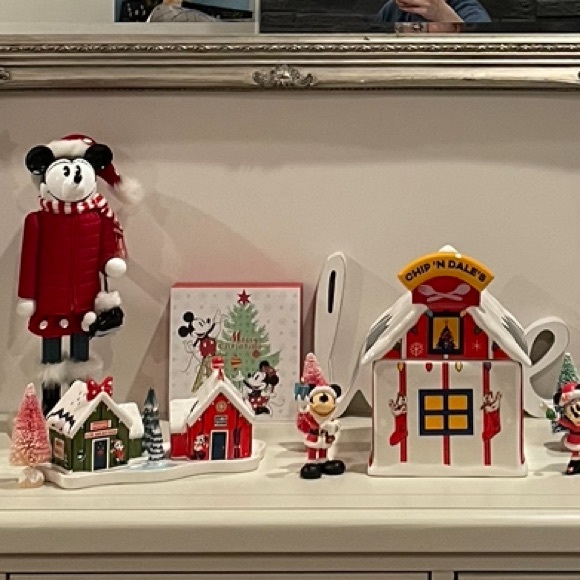 Mickey and Minnie Mouse Holiday Salt and Pepper Set - Picture 9 of 9
